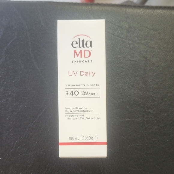 EltaMD UV Daily Broad Spectrum SPF 40 Sunscreen - Picture 1 of 3